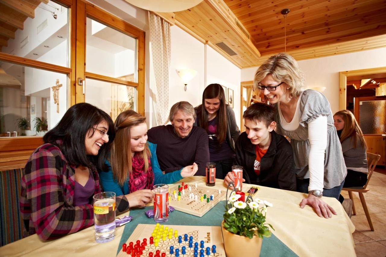Jugend- Und Familienhotel Venedigerhof Neukirchen am Großvenediger エクステリア 写真