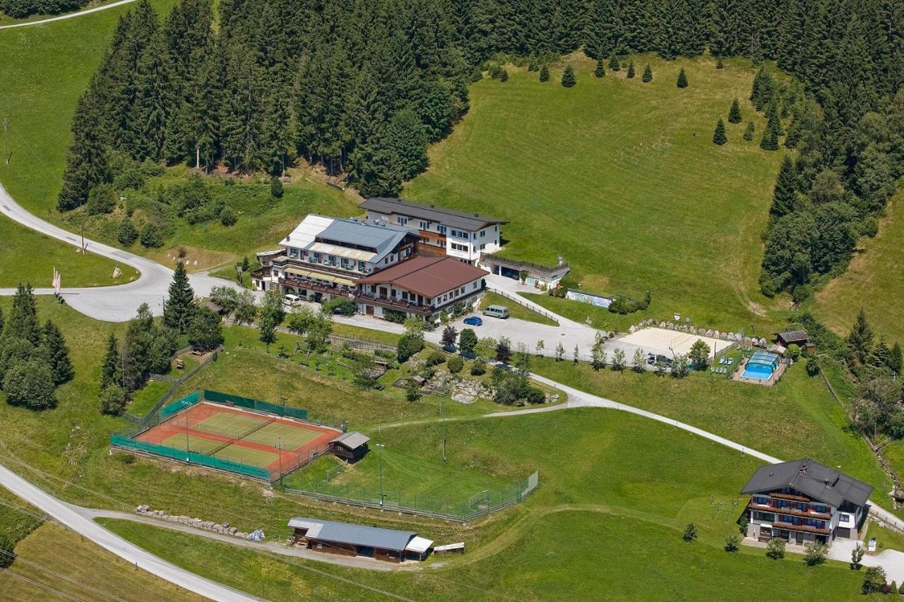 Jugend- Und Familienhotel Venedigerhof Neukirchen am Großvenediger エクステリア 写真